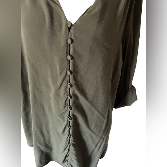 Torrid Harper Challis Button-Front 3/4 Sleeve Blouse SZ 2 - Picture 8 of 10